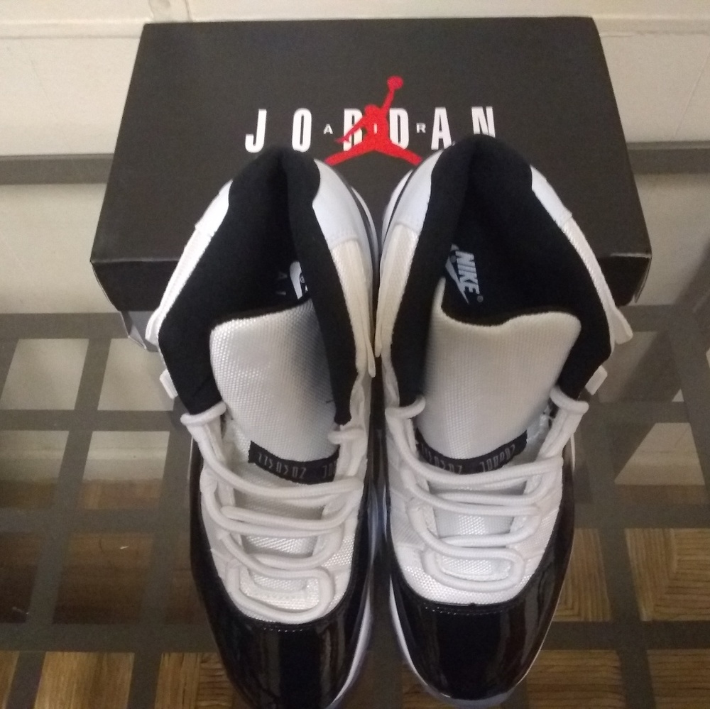 Air Jordan 11 Concord Men's Size 12